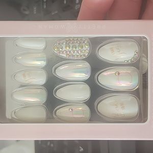 Pretty Woman Bachelorette Faux Nails